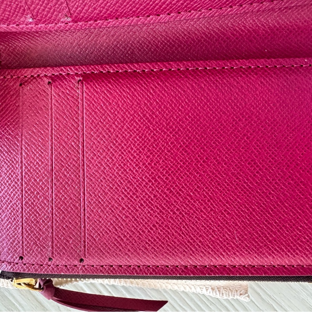 Louis Vuitton Victorine Wallet in Monogram Fuschia - Picture 6 of 12